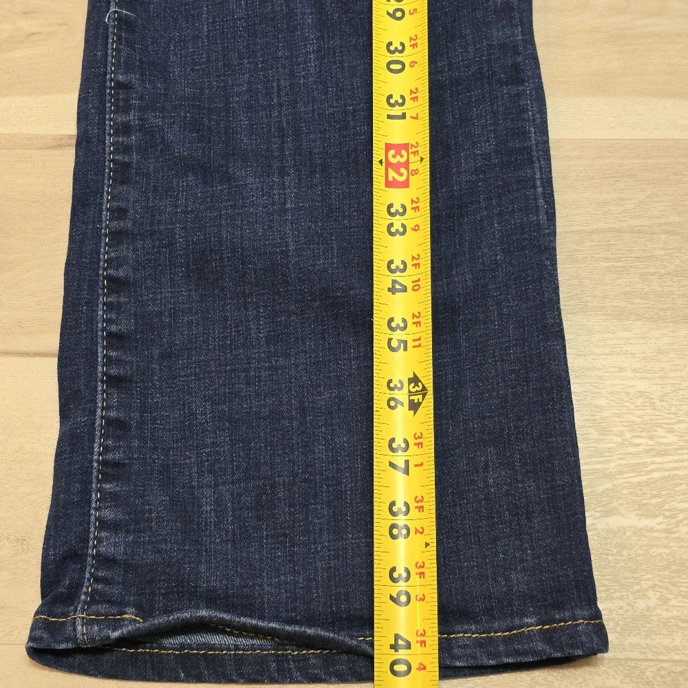 Levis Jeans Womens Size 6 W28 L32 Blue Classic Bootcut Dark Wash Denim MidRise - Picture 7 of 16